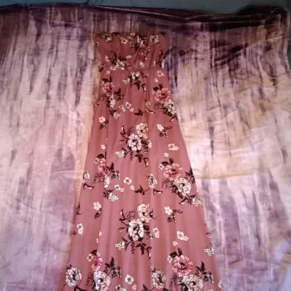 Sleeveless maxi dress